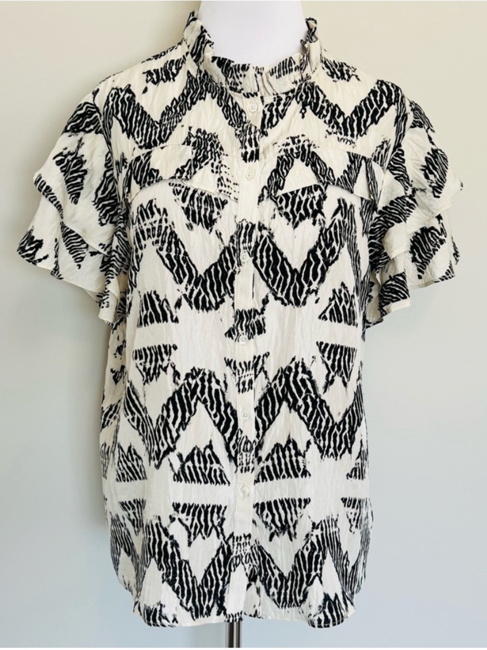 Joie 100% Silk Black and White Abstract Print Button-Up Top